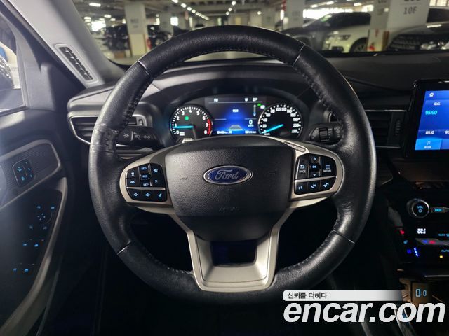 Ford Explorer 2021 — photo 10