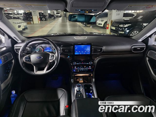 Ford Explorer 2021 — photo 11