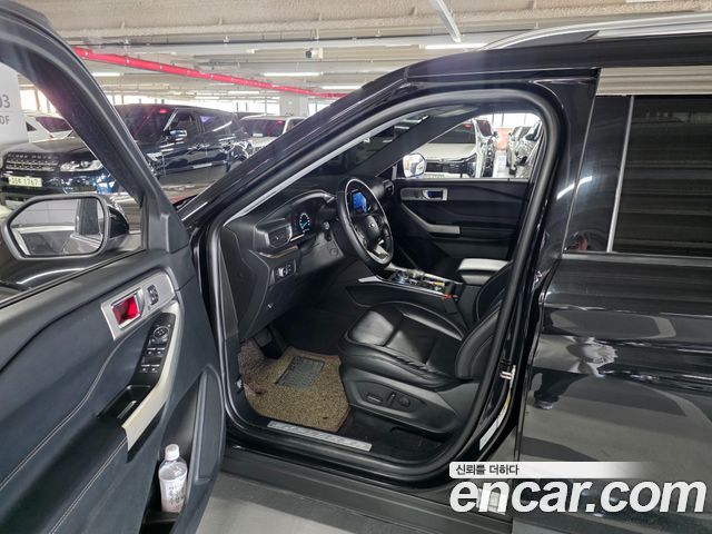 Ford Explorer 2021 — photo 12