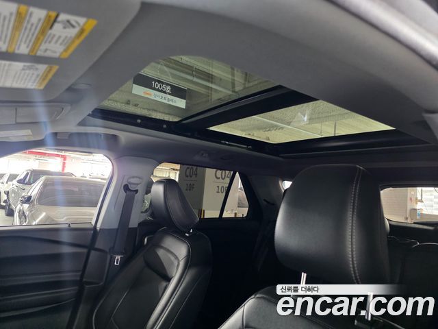 Ford Explorer 2021 — photo 14