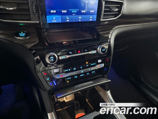 Ford Explorer 2021 — photo 16