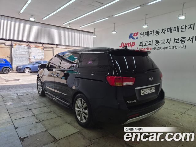 Kia Canival 2018 — photo 3