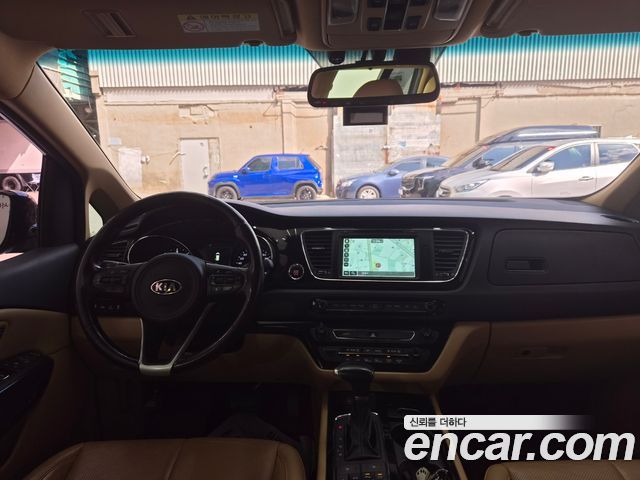 Kia Canival 2018 — photo 7