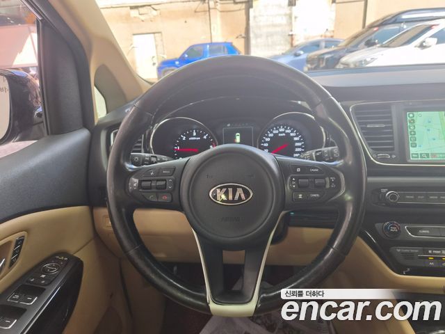 Kia Canival 2018 — photo 8