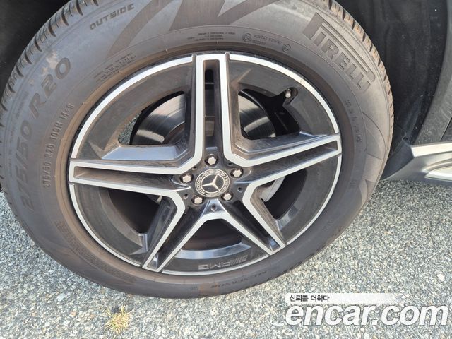 Mercedes-Benz GLE-Class 2021 — photo 10