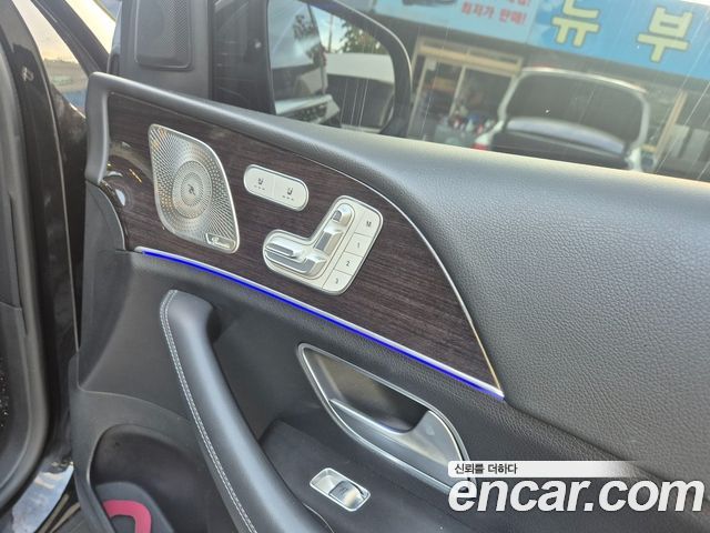 Mercedes-Benz GLE-Class 2021 — photo 17
