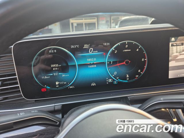 Mercedes-Benz GLE-Class 2021 — photo 19