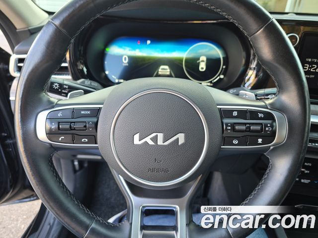 Kia K5 2022 — photo 15