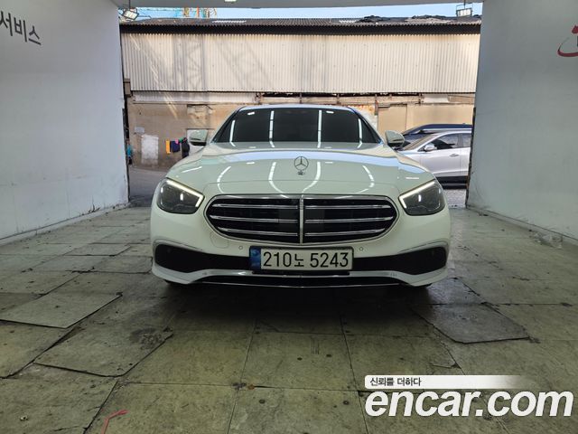 Mercedes-Benz E-Class 2022 — photo 3