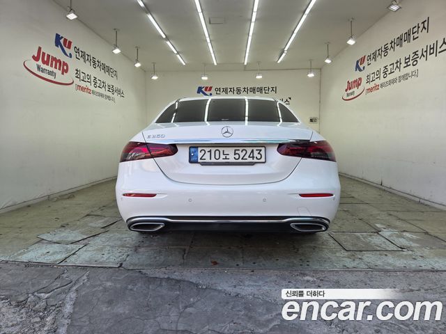 Mercedes-Benz E-Class 2022 — photo 4