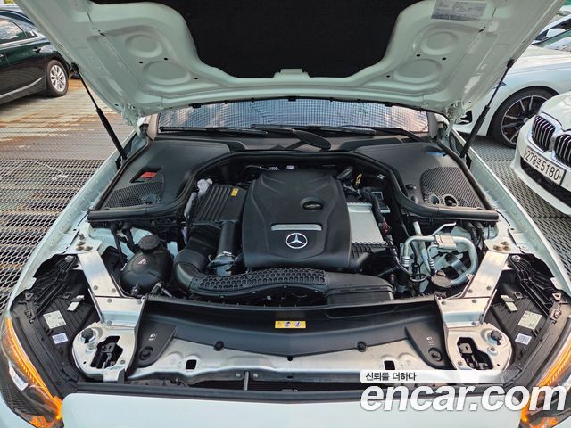 Mercedes-Benz E-Class 2022 — photo 6