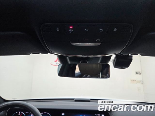 Mercedes-Benz E-Class 2022 — photo 14