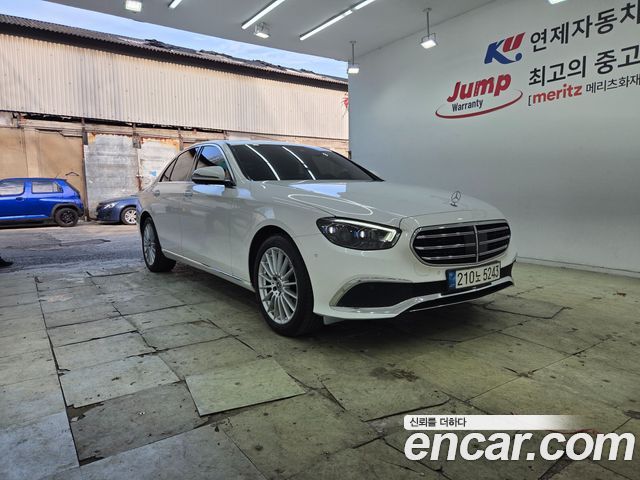 Mercedes-Benz E-Class 2022 — photo 19