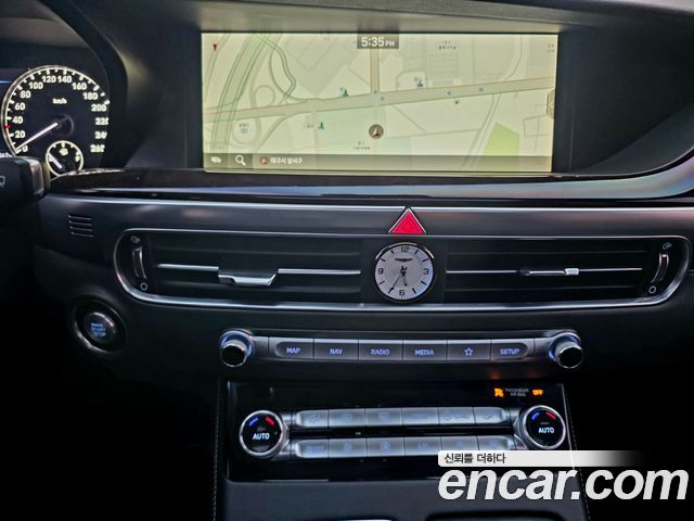 Genesis G90 2019 — photo 15