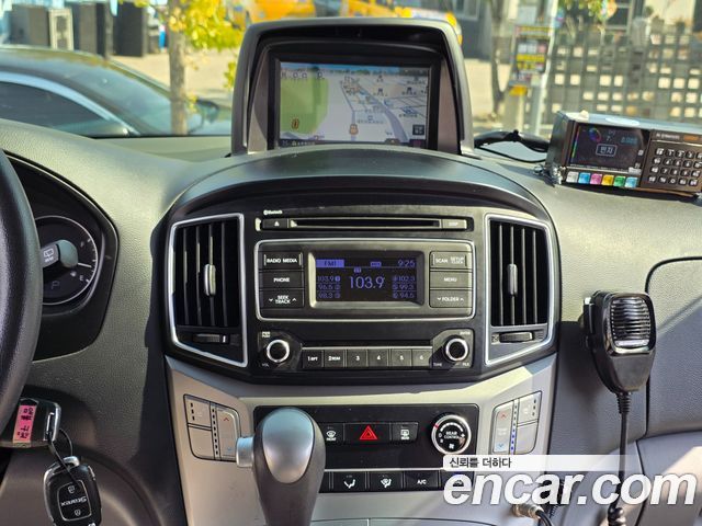 Hyundai Starex 2016 — photo 18