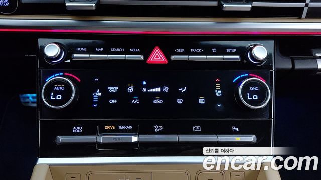 Hyundai Santafe 2024 — photo 17