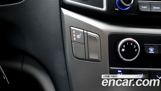 Hyundai Starex 2021 — photo 12