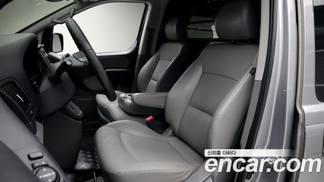 Hyundai Starex 2021 — photo 16