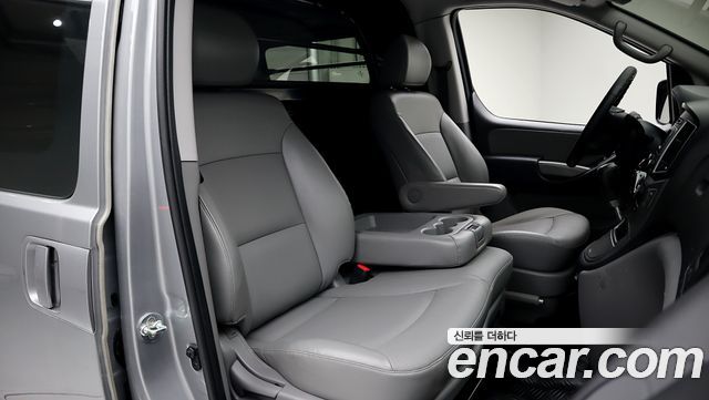 Hyundai Starex 2021 — photo 17