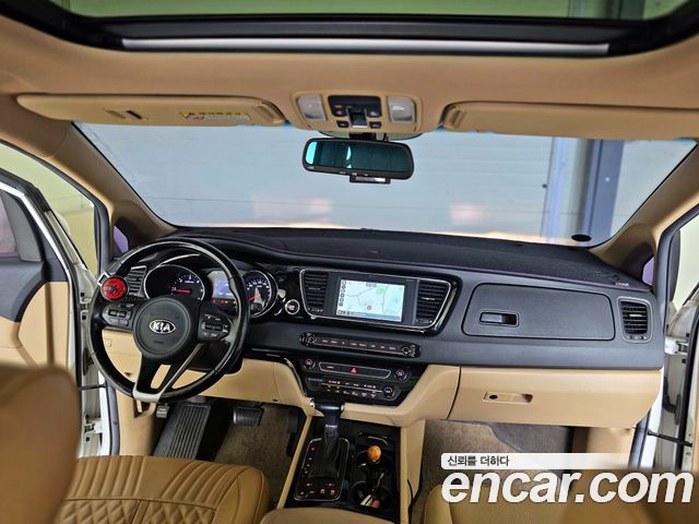 Kia Canival 2018 — photo 8