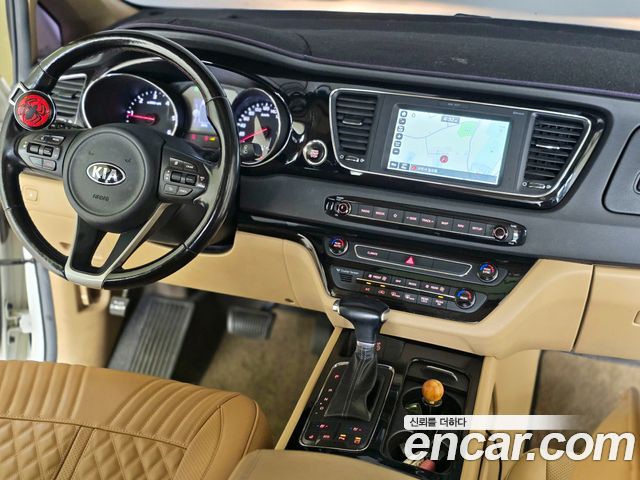 Kia Canival 2018 — photo 9