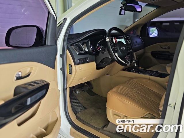 Kia Canival 2018 — photo 10