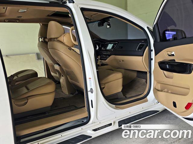 Kia Canival 2018 — photo 12