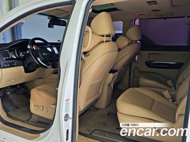 Kia Canival 2018 — photo 14