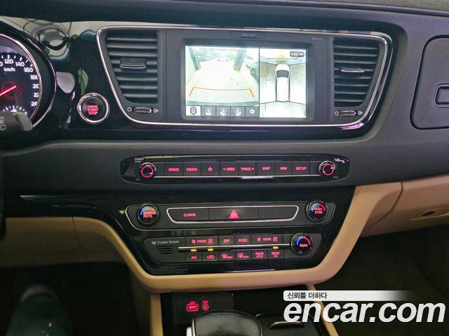 Kia Canival 2018 — photo 16