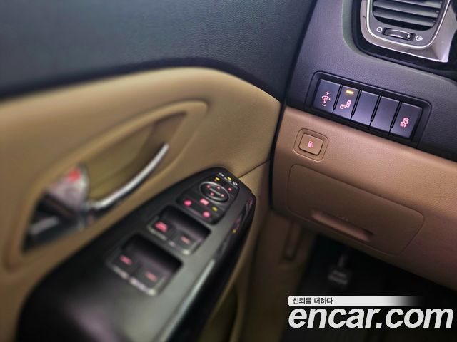 Kia Canival 2018 — photo 19