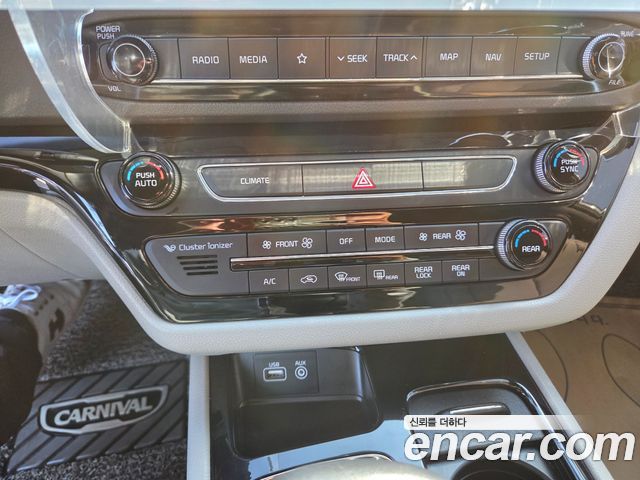 Kia Canival 2018 — photo 13