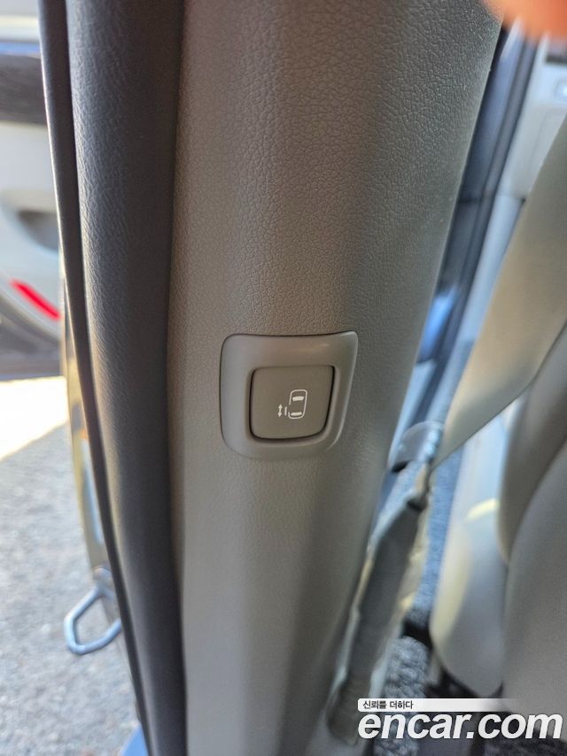 Kia Canival 2018 — photo 17