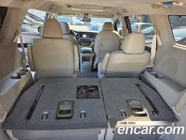 Kia Canival 2018 — photo 18