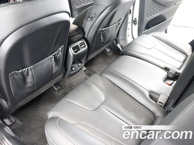 Hyundai Santafe 2023 — photo 17