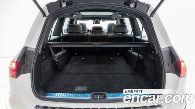 Mercedes-Benz GLS-Class 2026 — photo 11