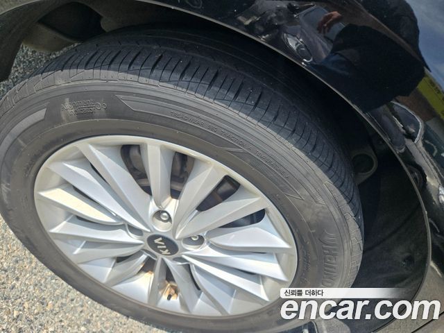 Kia K7 2019 — photo 10