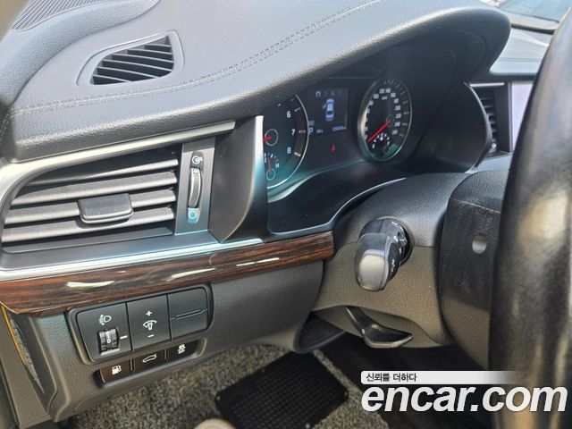 Kia K7 2019 — photo 19