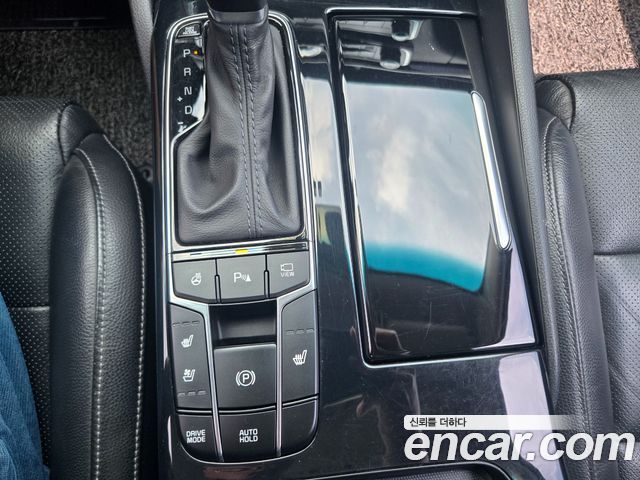 Kia K7 2019 — photo 20