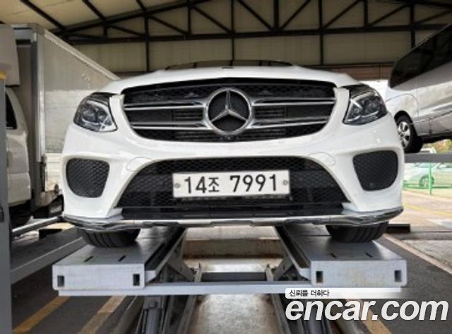 Mercedes-Benz GLE-Class 2018 — photo 1