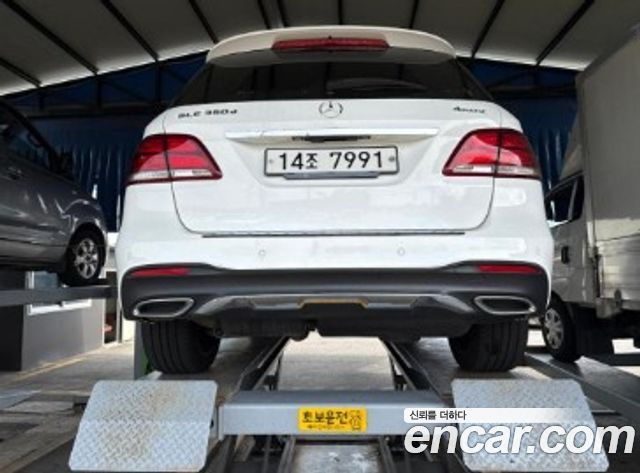 Mercedes-Benz GLE-Class 2018 — photo 2