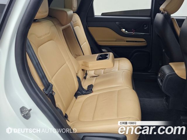 Lincoln Corsair 2022 — photo 12