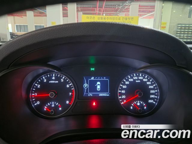 Kia K5 2018 — photo 10