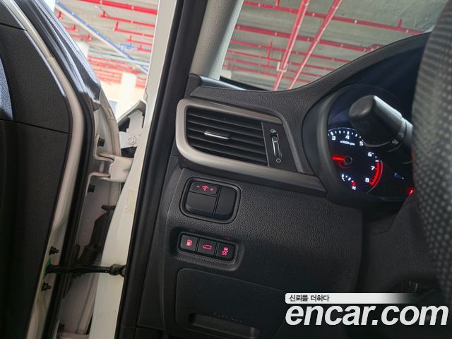 Kia K5 2018 — photo 11