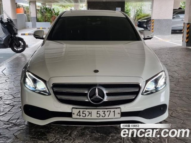 Mercedes-Benz E-Class 2019 — photo 3