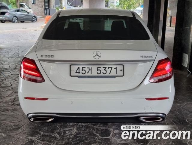 Mercedes-Benz E-Class 2019 — photo 4