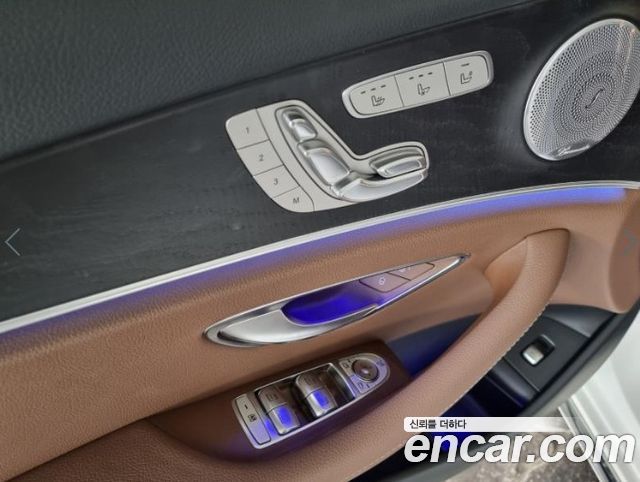 Mercedes-Benz E-Class 2019 — photo 9