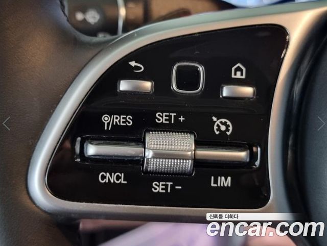 Mercedes-Benz E-Class 2019 — photo 15