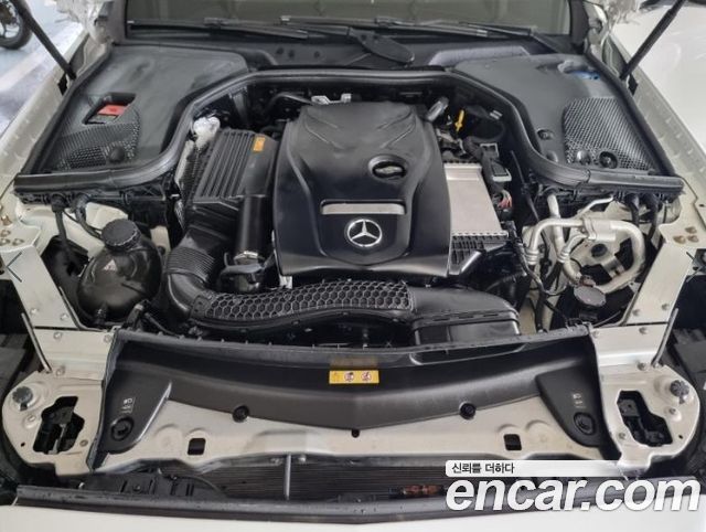 Mercedes-Benz E-Class 2019 — photo 19