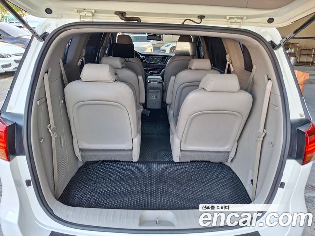 Kia Canival 2015 — photo 5