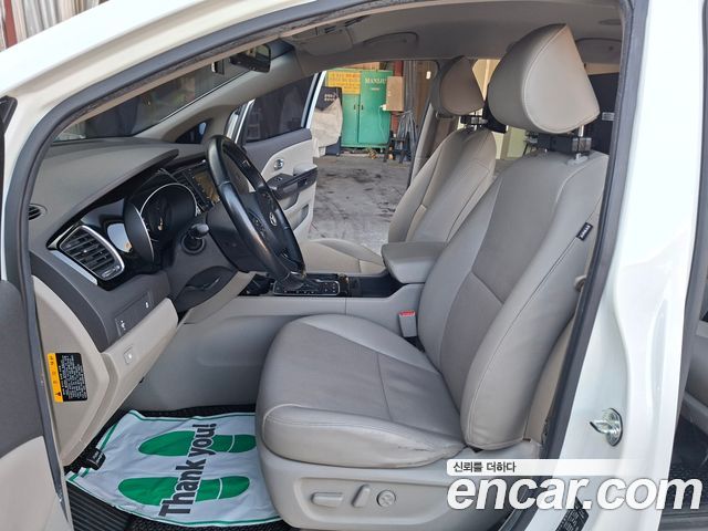 Kia Canival 2015 — photo 6